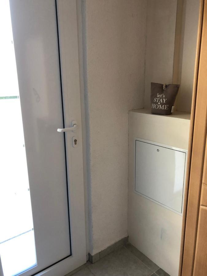 Guest Appartements Mit 2 Getrennten Schlafzimmern Fuer 4 Personen 24H Check In Aalen Exterior photo