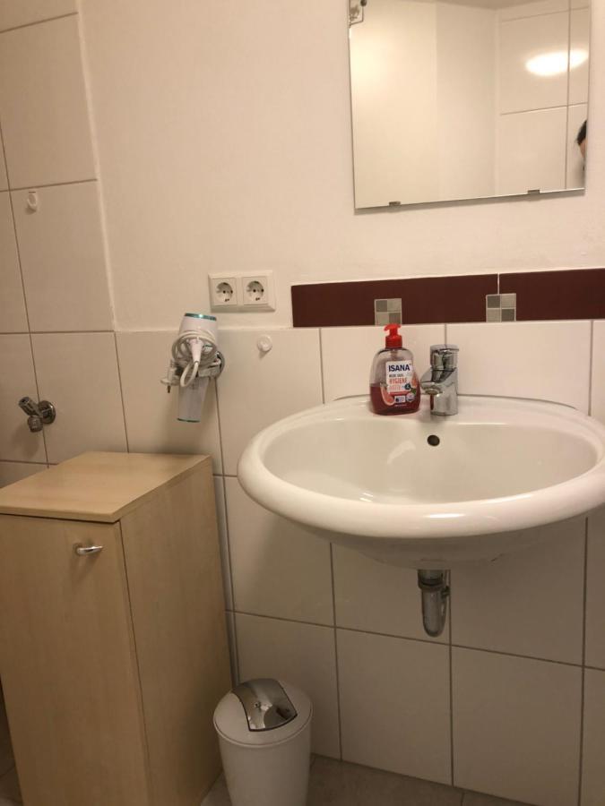 Guest Appartements Mit 2 Getrennten Schlafzimmern Fuer 4 Personen 24H Check In Aalen Exterior photo