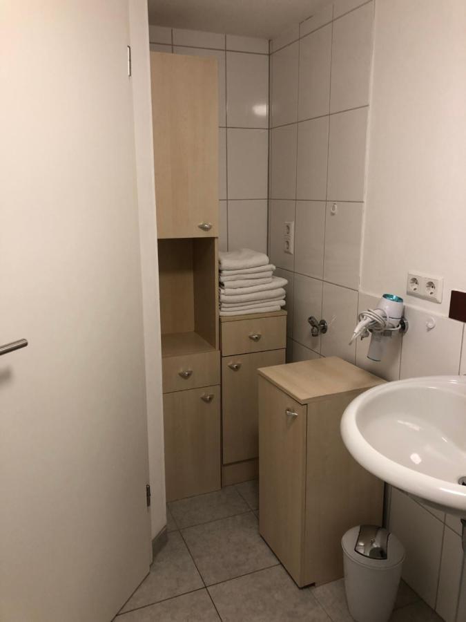 Guest Appartements Mit 2 Getrennten Schlafzimmern Fuer 4 Personen 24H Check In Aalen Exterior photo