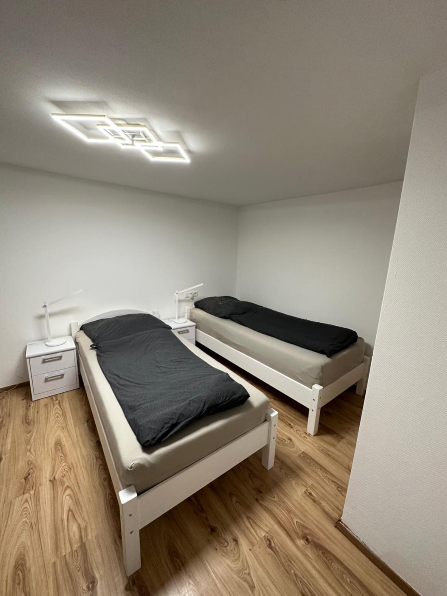 Guest Appartements Mit 2 Getrennten Schlafzimmern Fuer 4 Personen 24H Check In Aalen Exterior photo