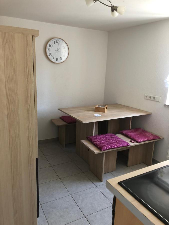 Guest Appartements Mit 2 Getrennten Schlafzimmern Fuer 4 Personen 24H Check In Aalen Exterior photo