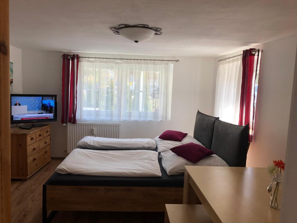 Guest Appartements Mit 2 Getrennten Schlafzimmern Fuer 4 Personen 24H Check In Aalen Exterior photo