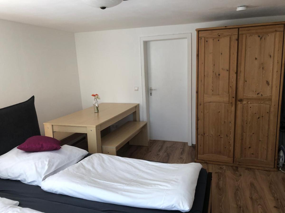 Guest Appartements Mit 2 Getrennten Schlafzimmern Fuer 4 Personen 24H Check In Aalen Exterior photo
